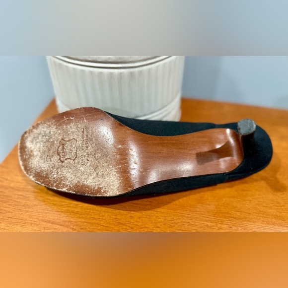 Stuart Weitzman Black Peep Toe Slingback Heels Bow Rhinestone Detail Size 9M - Picture 10 of 13